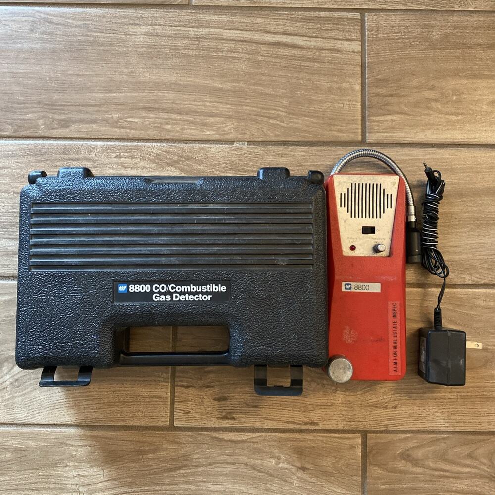 TIF8800 Combustible Gas Detector w/ Charger And Case